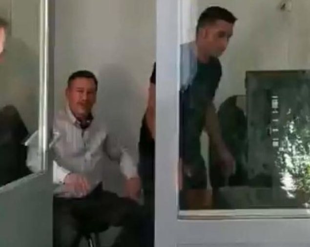 'Boksörler ve güreşçilerle geldiler'