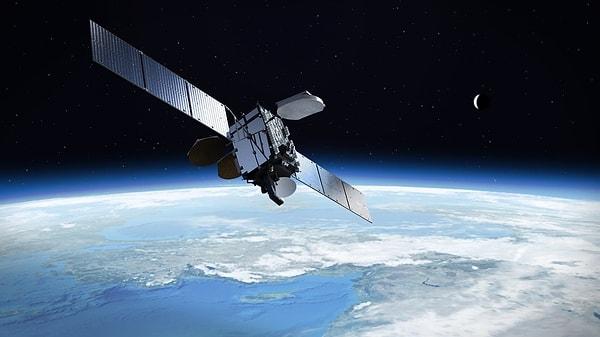 1996 - Türksat uydusu, Fransız Guyanası'ndan uzaya fırlatılarak geçici yörüngesine yerleşti.