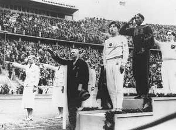 1936 - Berlin Olimpiyatları'nda Türkiye'ye ilk olimpiyat madalyasını, güreşte 71 kiloda üçüncü olan Mersinli Ahmet getirdi.