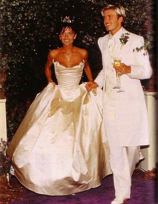 Beckham çifti, maşallahlık bir ilişkiyle geçtiğimiz günlerde evliliklerinin 20. yılını kutladılar.