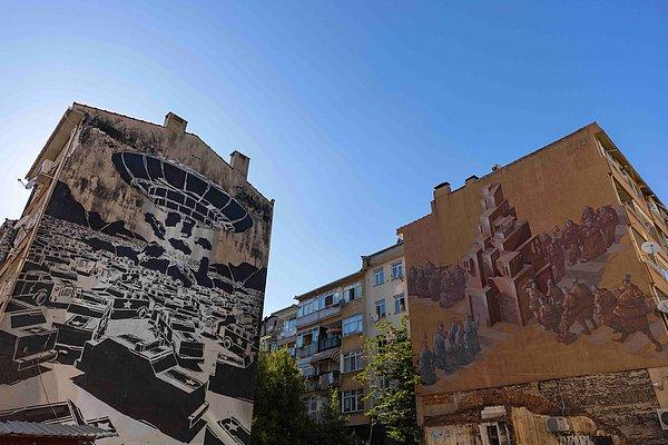 Talimhane sokağının sonuna doğru yürüdüğünüzde ise Alex Maaksiov’un muralını;  Sepe ve Chazme’nin birlikte yaptığı “İstanbul” muralını ve Mariusz Waras’ın 2014 yılında yapılan dünyanın en iyi 20 muralı arasında gösterilen “City” muralını göreceksiniz.