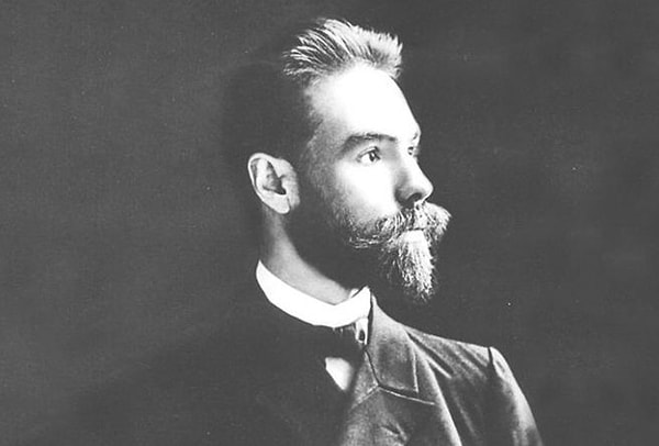 10. На какой факультет Московского университета поступил Валерий Брюсов?