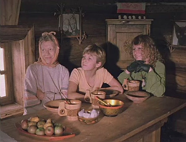 2. Из какой сказки этот кадр?