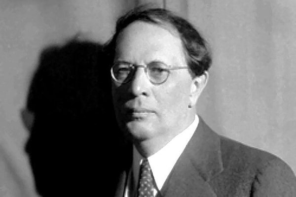 8. Какое произведение написал этот писатель?