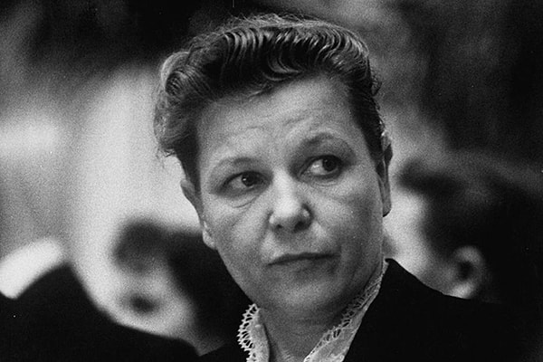 11. Какой пост занимала эта женщина?