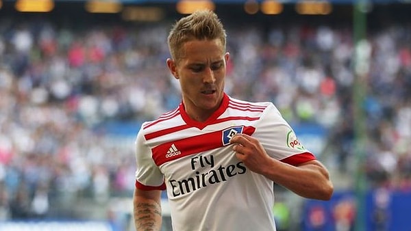 11. Lewis Holtby / 28