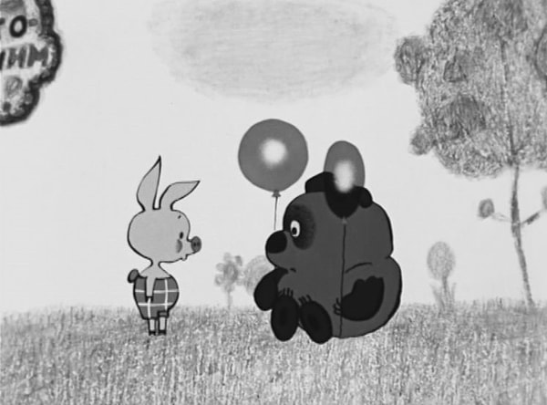 2. Шорты какого цвета носил Пятачок?