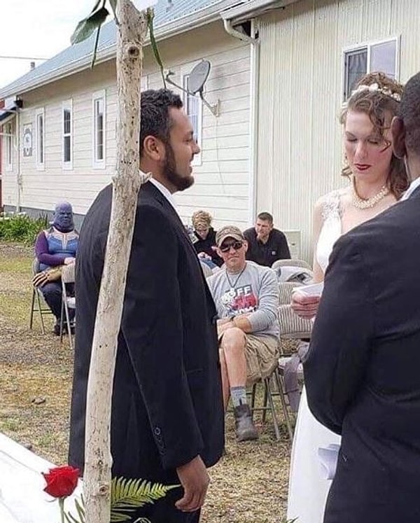 12. Что там делает Танос?