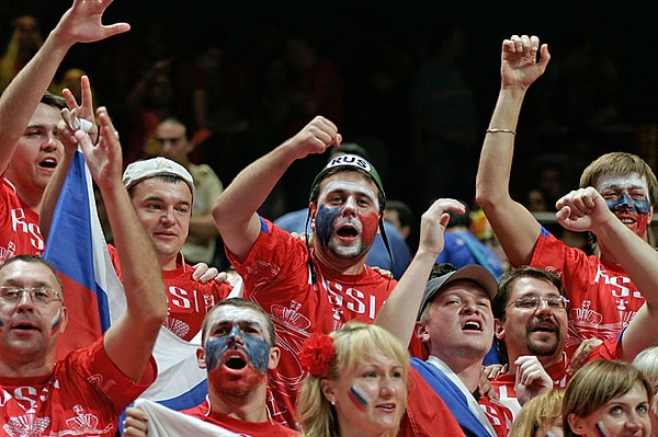 8. Вы можете назвать себя ярым спортивным болельщиком?