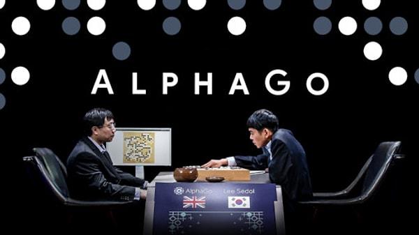 Watson ve benzeri yapay zekalar artık kodlanma aşamasını çoktan geçti, verileri kendi kendilerine öğreniyorlar. AlphaGo buna net bir örnek.
