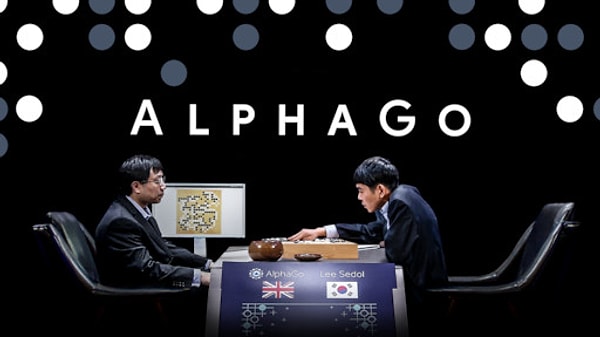 Watson ve benzeri yapay zekalar artık kodlanma aşamasını çoktan geçti, verileri kendi kendilerine öğreniyorlar. AlphaGo buna net bir örnek.