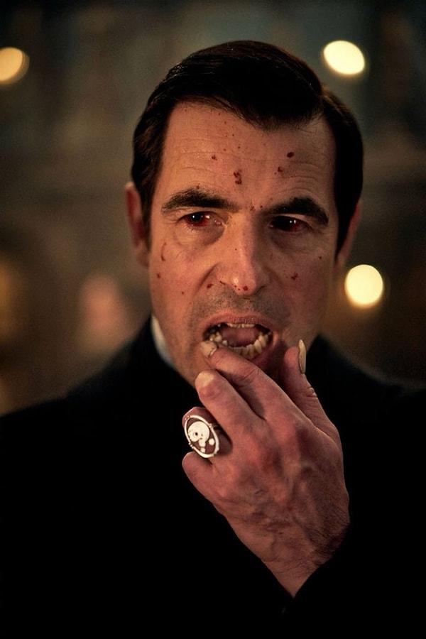 2. Netflix ve BBC ortak yapımı Dracula dizisinden iki görsel yayınlandı.