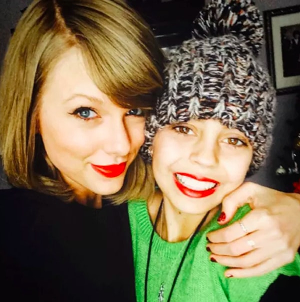 3. Тейлор Свифт исполнила последнее желание маленькой Дилани Клементс (Delaney Clements), которой поставили страшный диагноз нейробластомы.