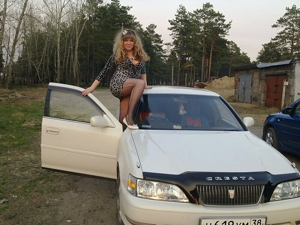 1. Нет, не прЫнцесса, королевна!