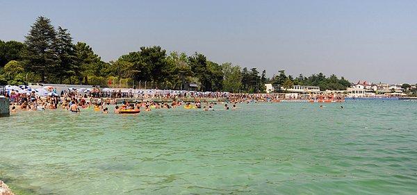 10. Tuzla Belediyesi Halk Plajı da mükemmel plajlar arasında yerini aldı.