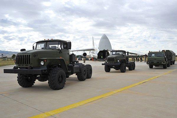 Milli Savunma Bakanlığı bugün S-400 teslimatının başladığını duyurdu.
