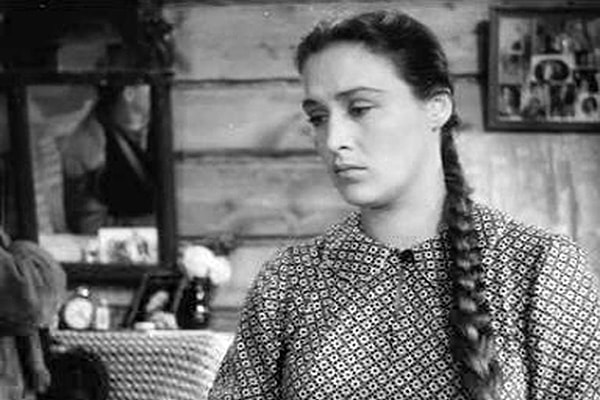 10. Кого не играла в кино Нонна Мордюкова?