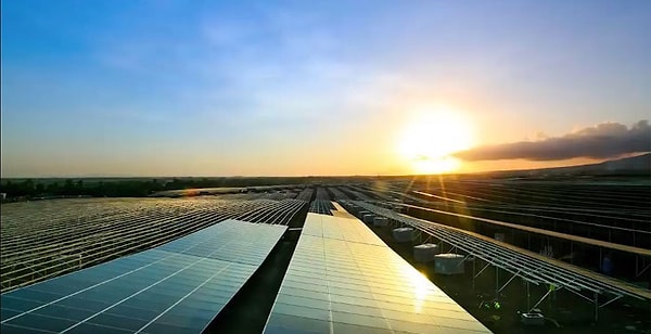 1. Какое превращение является источником солнечной энергии?