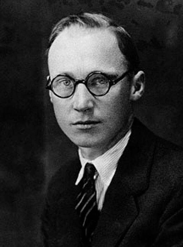 1925 - Tennessee'nin Dayton kentindeki bir lise biyoloji öğretmeni (John T. Scopes), evrim konusunu işlemekten suçlu bulundu ve 100 dolar para cezasına çarptırıldı.