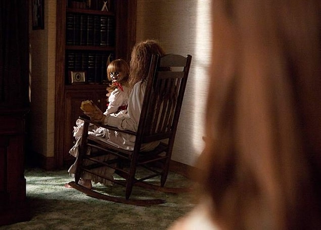 Doğal olarak ev birkaç ay önce satışa çıkarıldığında paranormal müfettişi Cory, hemen satın almak istedi.