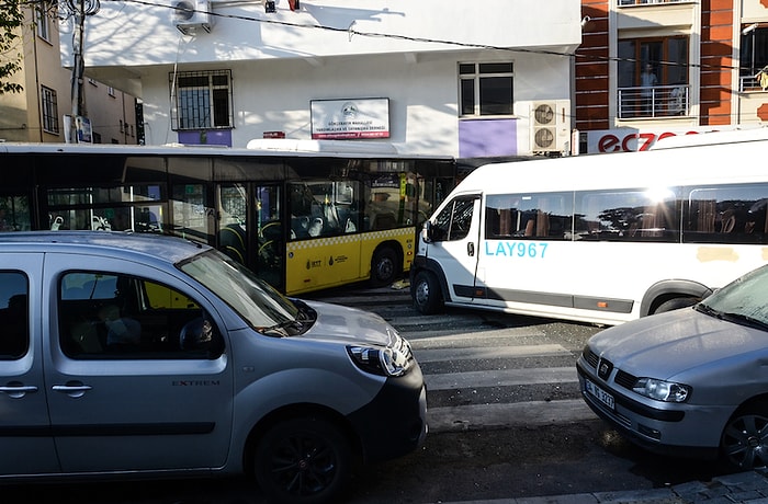 Sancaktepe'de İETT Otobüsü Kontrolden Çıkarak Dükkana Girdi: 1 Ölü, 3 Yaralı