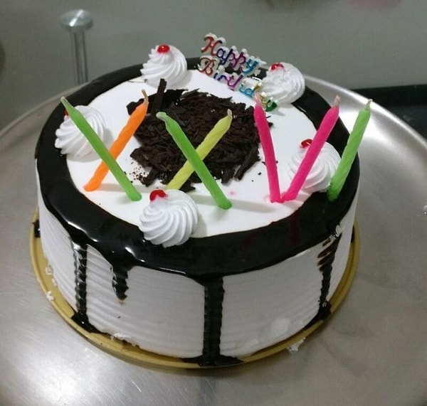 8. У именинника не хватило свечек, поэтому он решил свой возраст написать римскими цифрами.