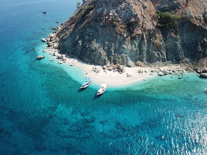 Antalya'nın Maldivleri'nde Tehlike Çanları:  Suluada, Kirlilik Tehlikesiyle Karşı Karşıya!