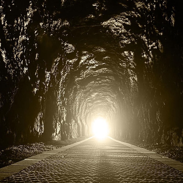 Темный тоннель