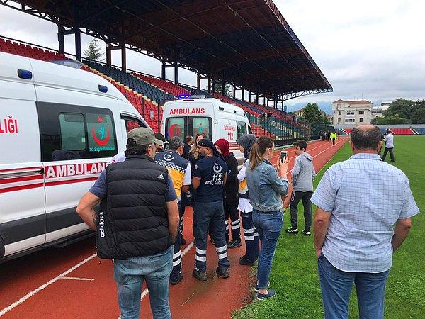 21 fındık işçisi helikopterle Düzce Stadyumu’na indirilerek ambulanslarla kontrol için hastanelere götürüldü.