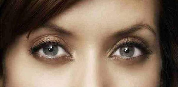 12. Как чувствует себя эта женщина?