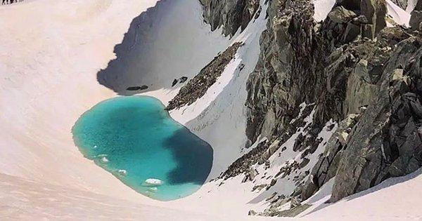 Unilad'e göre, Fransız Alpleri'nde güzel bir göl keşfeden bir dağcı, gölün varlığı konusunda harekete geçmemiz gerektiğine işaret etti.