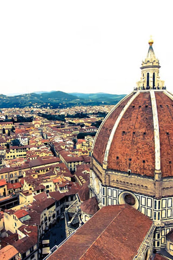 12. В Италии посетите не только популярные города, такие как Венеция, Флоренция и Милан. Стоит также съездить в Неаполь, на Амальфийское побережье, в Салентино и на острова.