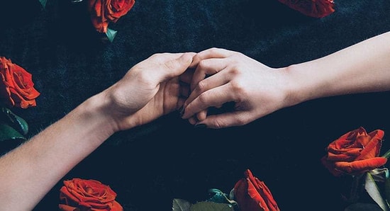 8 позиций для поцелуев, которые поднимут вашу прелюдию на новый уровень