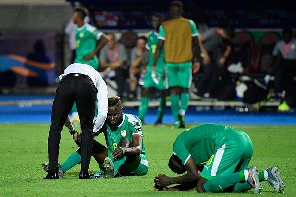 Bir kez finale kaldığı 2002’deki turnuvada Kamerun’a kaybeden Senegal, Cezayir karşısında da kupa özlemine son veremedi.
