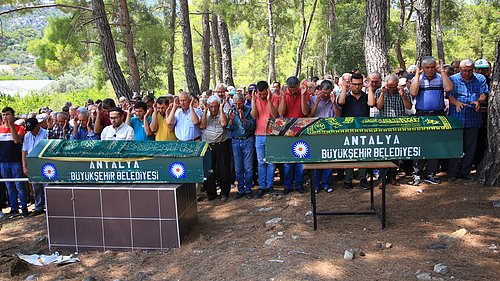 Birlikte Ölmek İçin Dua Ediyorlardı: 70 Yıllık Evlilik 26 Dakika Arayla Son Buldu