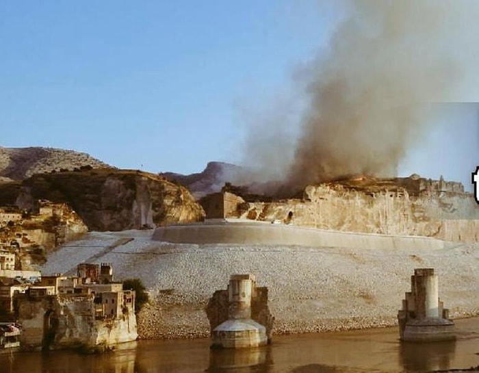 Belediye Başkanı 'Tarihi Eserler Zarar Görmedi' Dedi: Hasankeyf'teki Yangın Sosyal Medyanın Gündeminde