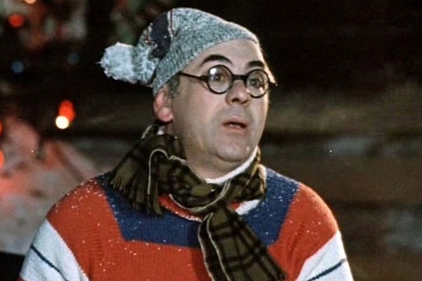 10. На портрет какого великого человека смотрел Хоботов в фильме «Покровские ворота», восклицая: «Я мог бы быть Достоевским! Шопенгауэром!»?