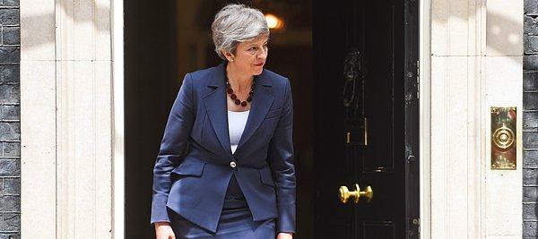 Theresa May yarın Avam Kamarası'ndaki oturum sonrası istifasını Kraliçe 2. Elizabeth'e verecek.