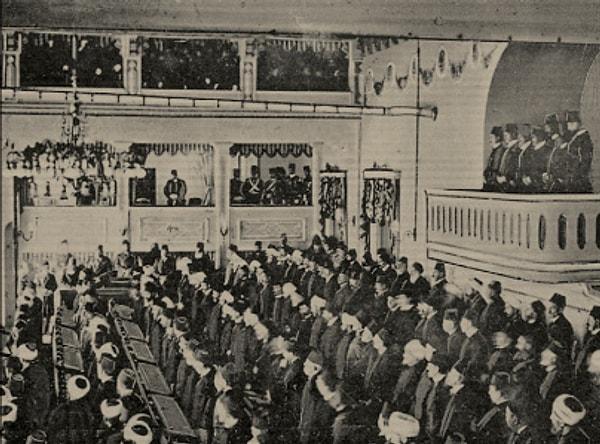 1908 - II. Meşrutiyet'in ilanı. 29 yıldır askıda olan Osmanlı Anayasası yeniden yürürlüğe girdi.
