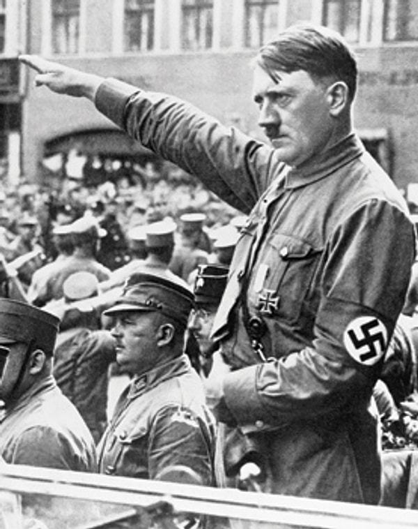 1933 - Adolf Hitler görme, duyma gibi sorunları olan engelli Almanların kısırlaştırılacağını açıkladı.