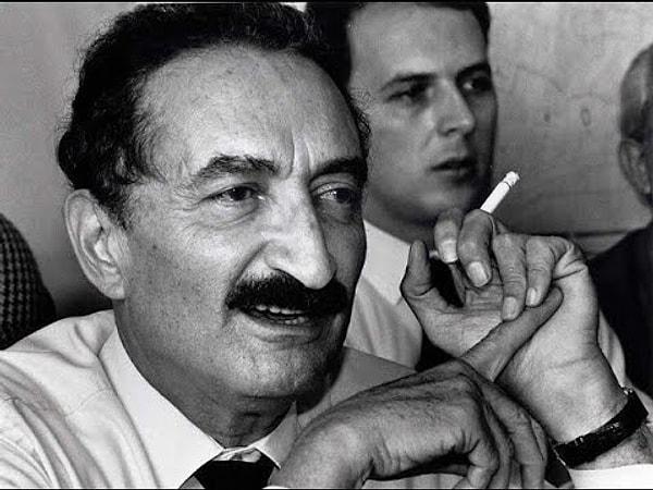 1976 - Amerika Birleşik Devletleri'nde bulunan CHP Genel Başkanı Bülent Ecevit'e, Waldorf Astoria Oteli'nde konuşurken, Kıbrıslı Rum Staviros Skopetrides tarafından suikast girişiminde bulunuldu.