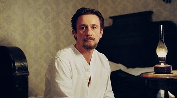 12. Вспомните, как зовут доктора Живаго.