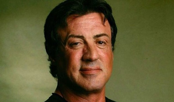 7. Как переводится с итальянского фамилия Сильвестра Сталлоне?