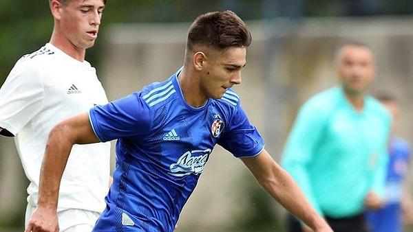 17 yaşındaki futbolcu, Hırvatistan'ın Dinamo Zagreb'in ikinci takımında forma giyiyor.