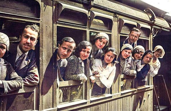 3. İstanbul Üniversitesi öğrencilerinin tren keyfi, İstanbul, 1930.