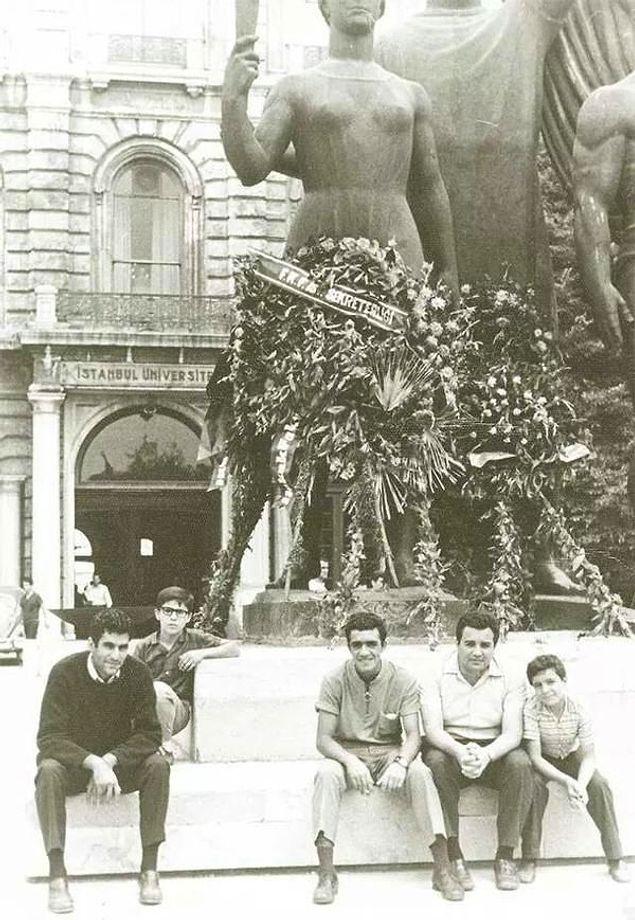Deniz Gezmiş ve arkadaşları İstanbul Üniversitesi'ndeyken, İstanbul, 1965.
