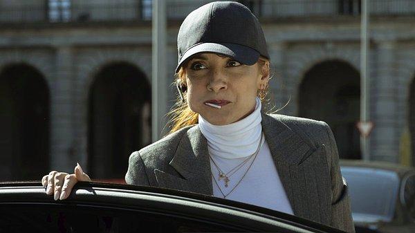 Bildiğiniz gibi La Casa De Papel'e yeni karakterler dahil olmuştu. Bu karakterlerden en çok öne çıkan ise polis şefi Alicia Sierra oldu.