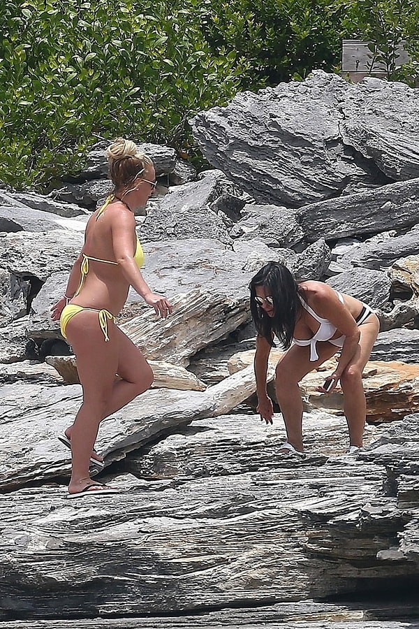 Съемки закончились, живот можно не втягивать :)