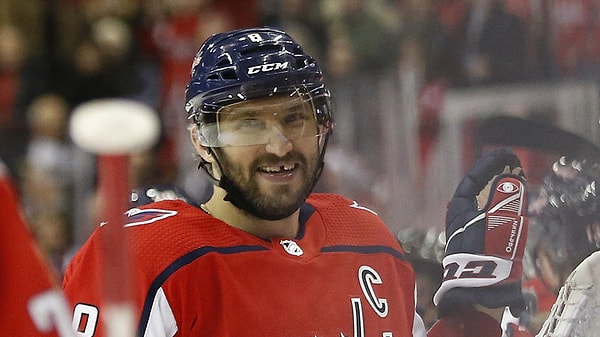 3. Замыкает тройку лидеров хоккеист Александр Овечкин (14,5 млн долларов).