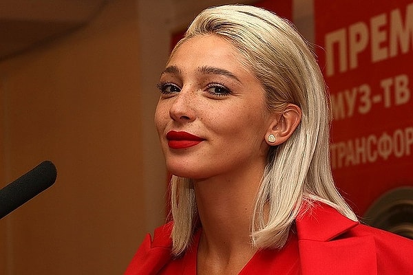 14. Телеведущая и блогер Анастасия Ивлеева (900 тыс долларов).